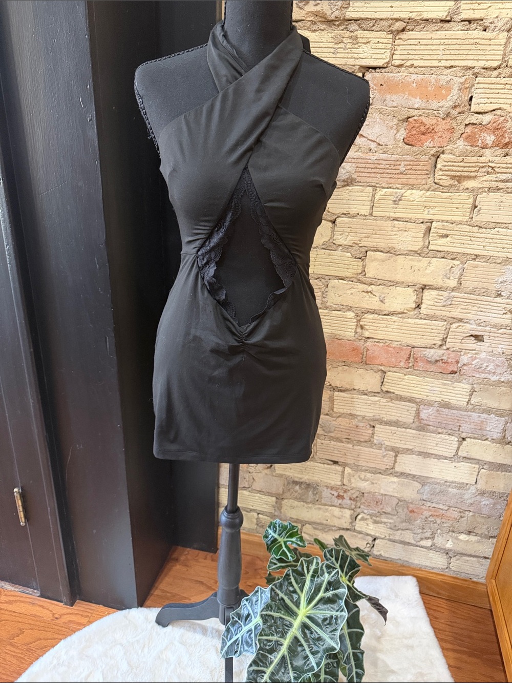 🖤 That's So Fetch Black Halter Lace Cutout Bodycon Mini Dress | Size 8